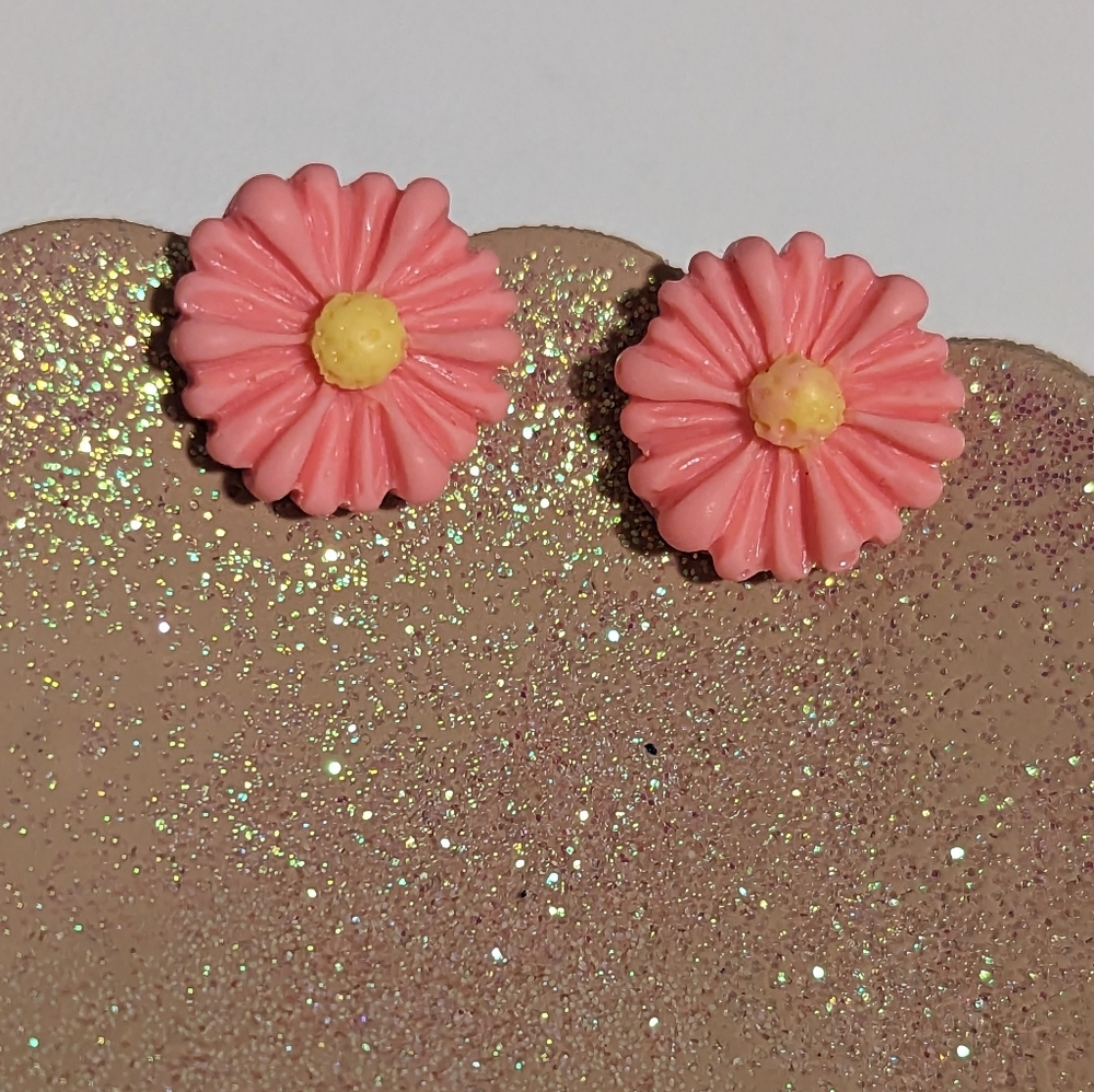 Peachy Pink Flower Stud Acrylic Earrings New!